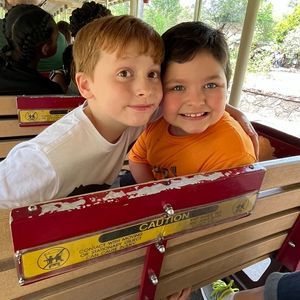 Meet your Posher, Atonya